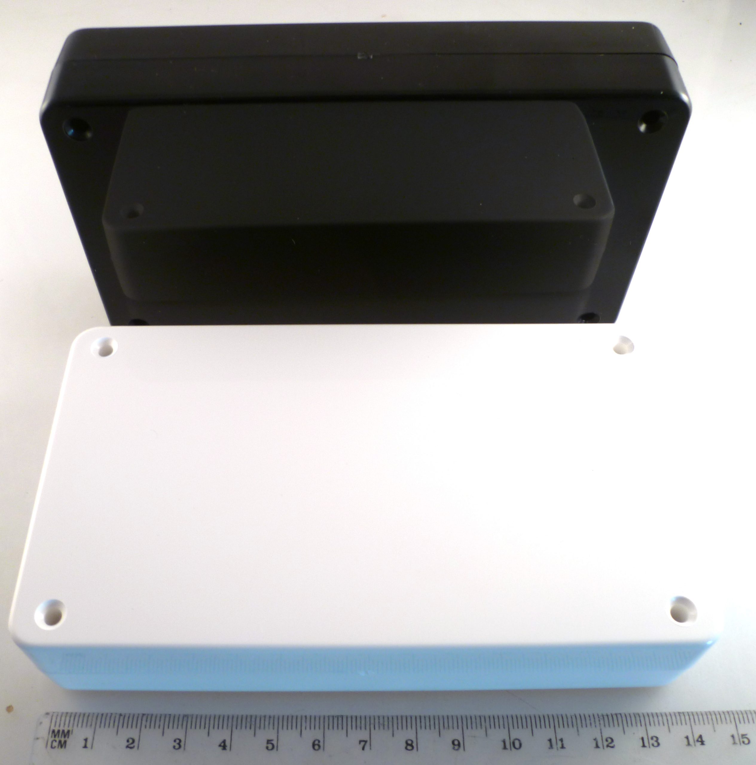 BM11 Project ABS Box 143x82x30mm in Black or White OL0314BW