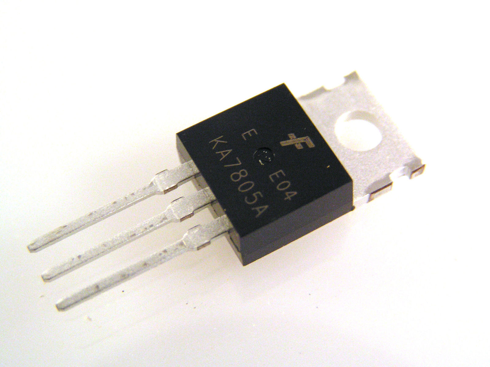 Fairchild KA7805A Voltage Regulator TO220 5V 1 Amp OM0010A Rich