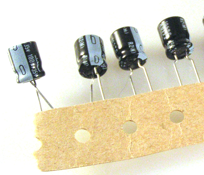 Nichicon Electrolytic Capacitors 220uf 35v 105'C 10 pieces OL0178c 