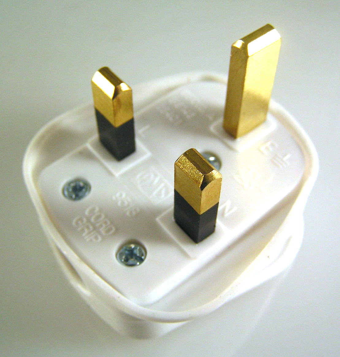 PMS UK White 3 Pin Plug 250V 13A Fuse Kite Mark/BS 1363/A OM1048 Rich Electronics