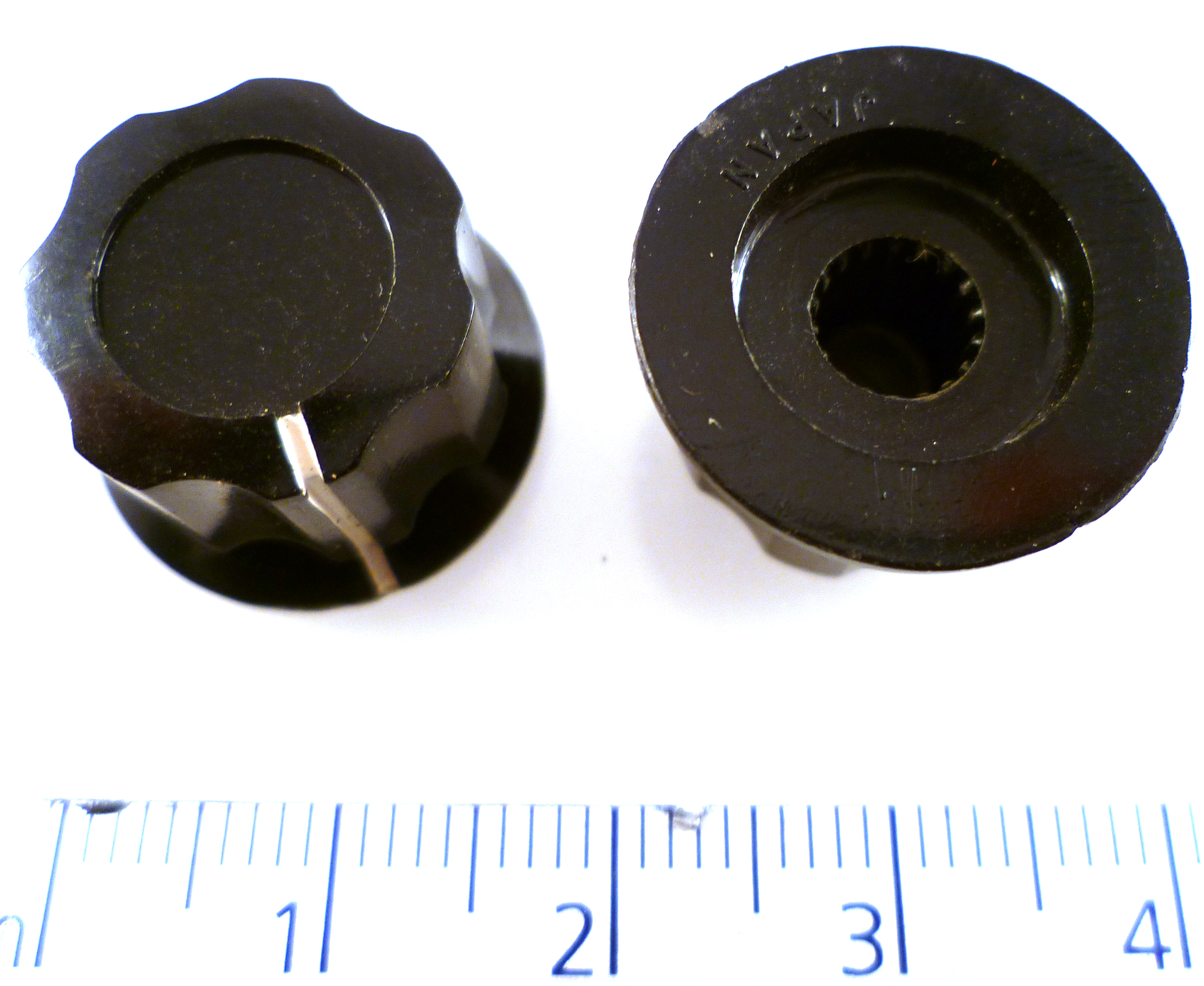 Radio Knobs Black with White Line To Suit Splined 6mm Shaft 5 Pieces