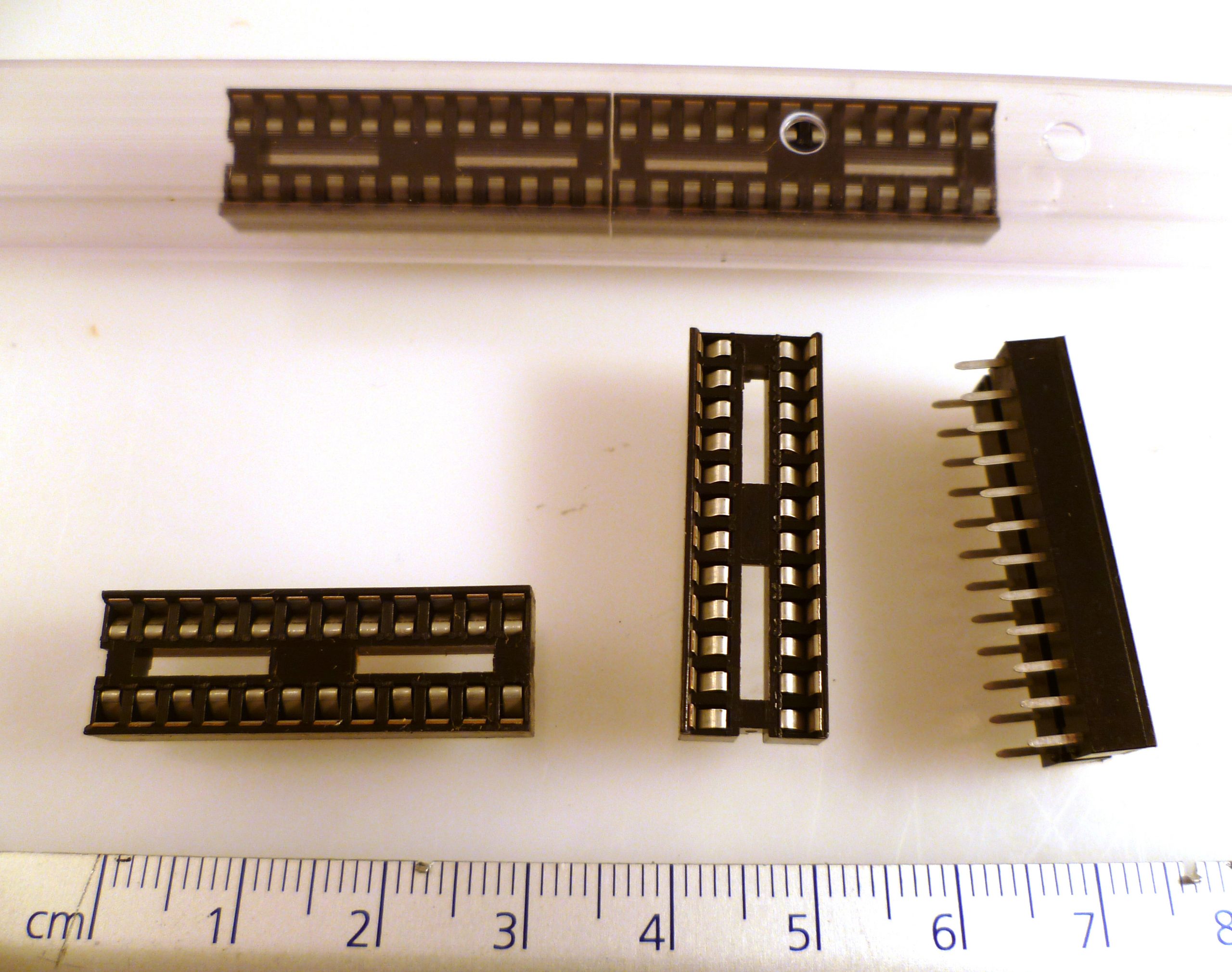 Winslow IC Socket Skinny 0.3in. Wide (7.62mm) 24 Way DIL 5 Pieces