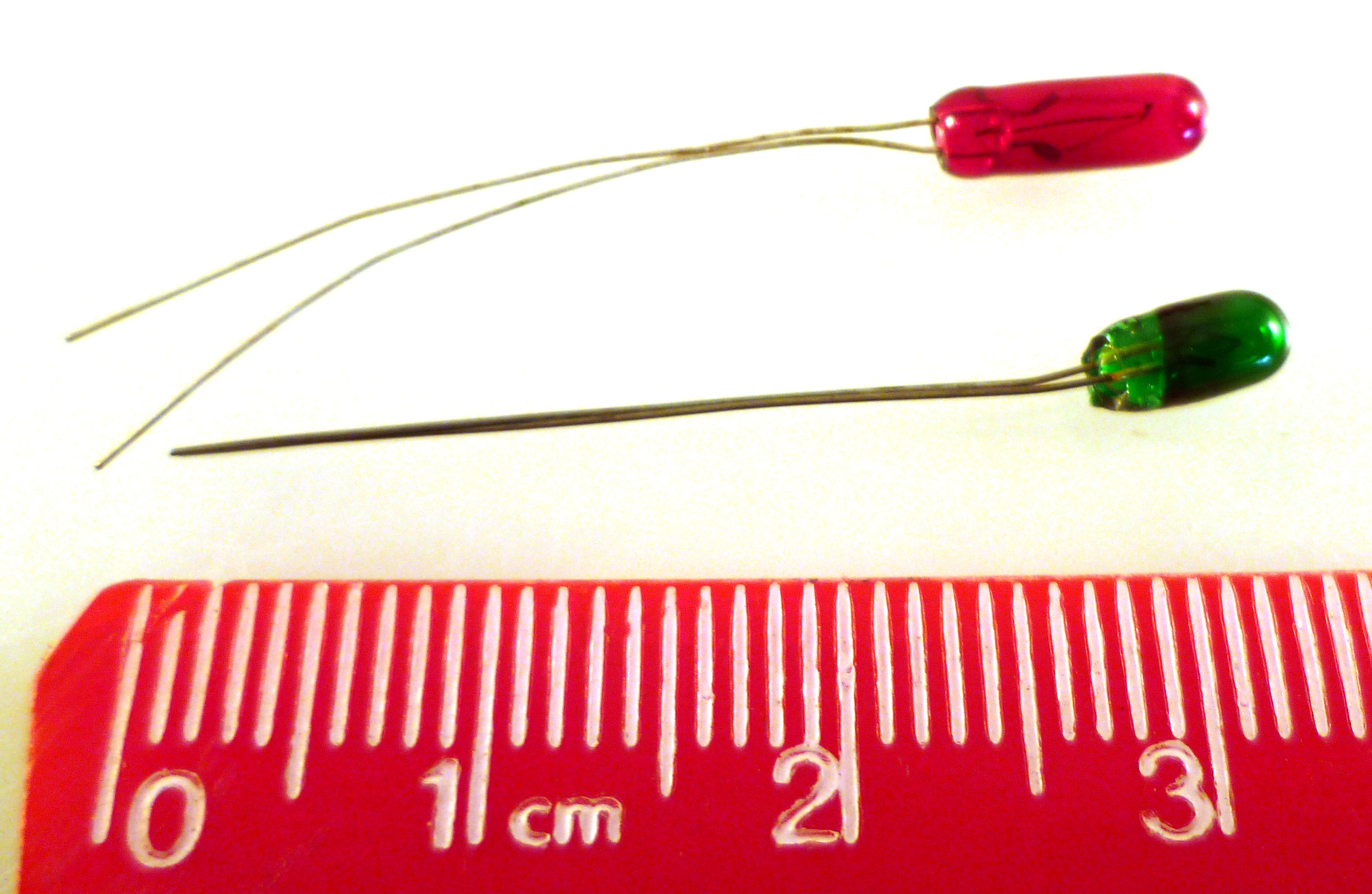 Sub Miniature Wire Ended Bulbs 5Vdc Green or 12Vdc Red 65mA OM0308