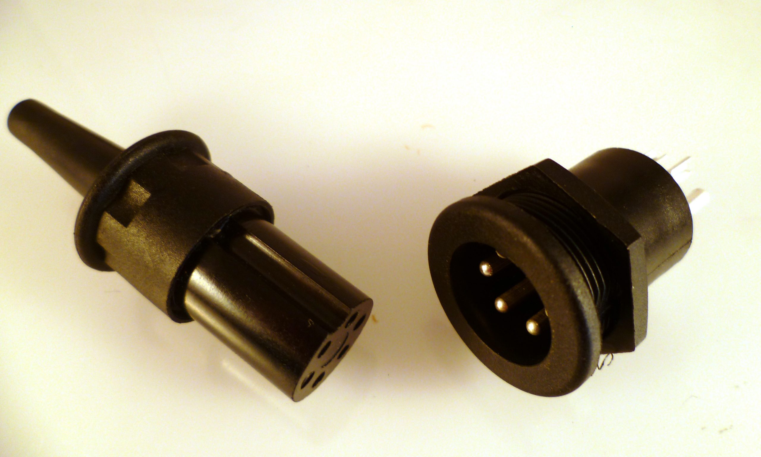 Bulgin PX0635 and PX0636 6 Pin Cable Socket and Chassis Plug OM0415B