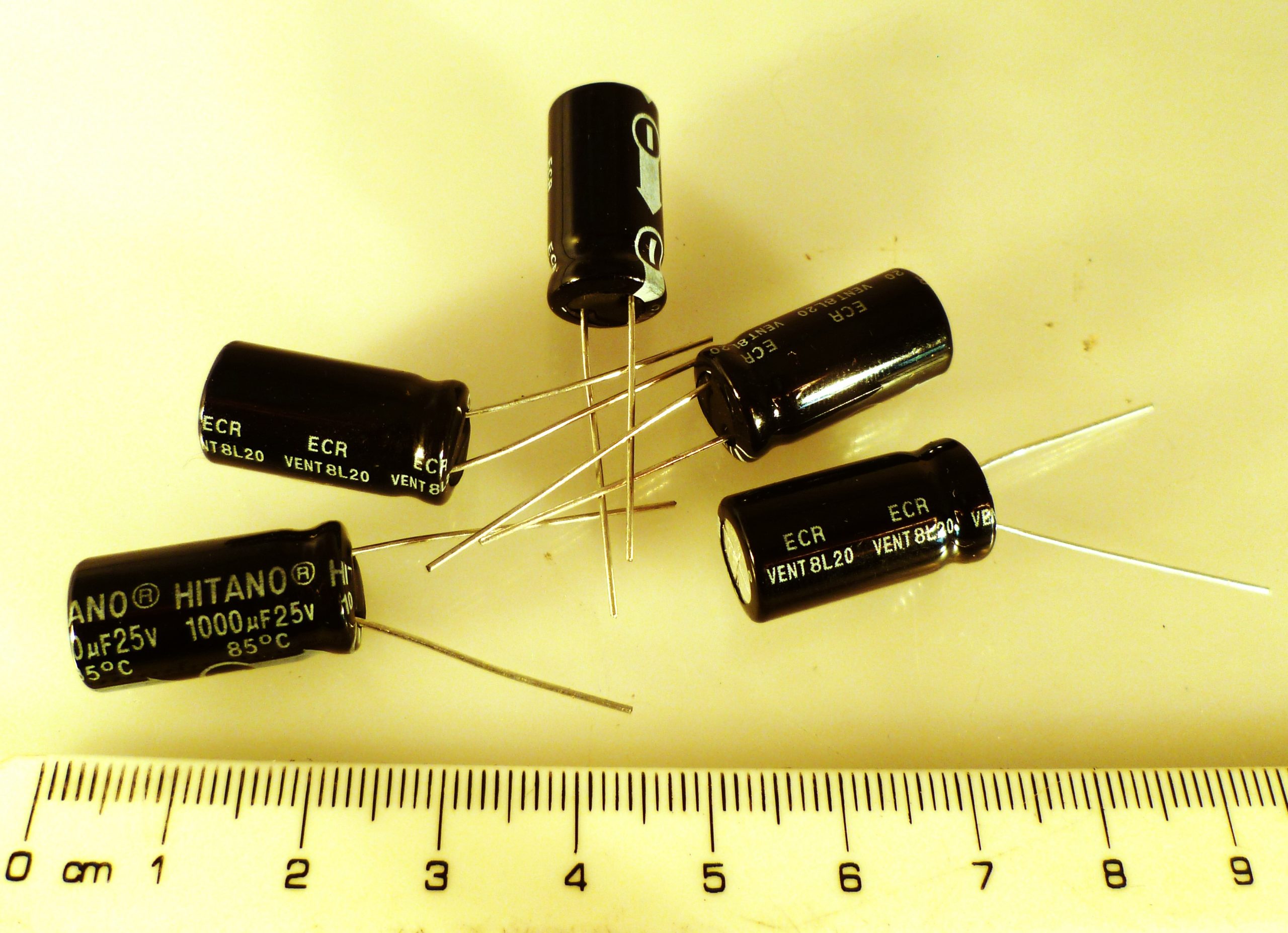 Hitano Hitano ECR Radial Electrolytic Capacitor 25V 1000uF 10 x 20mm 5 Pieces ...