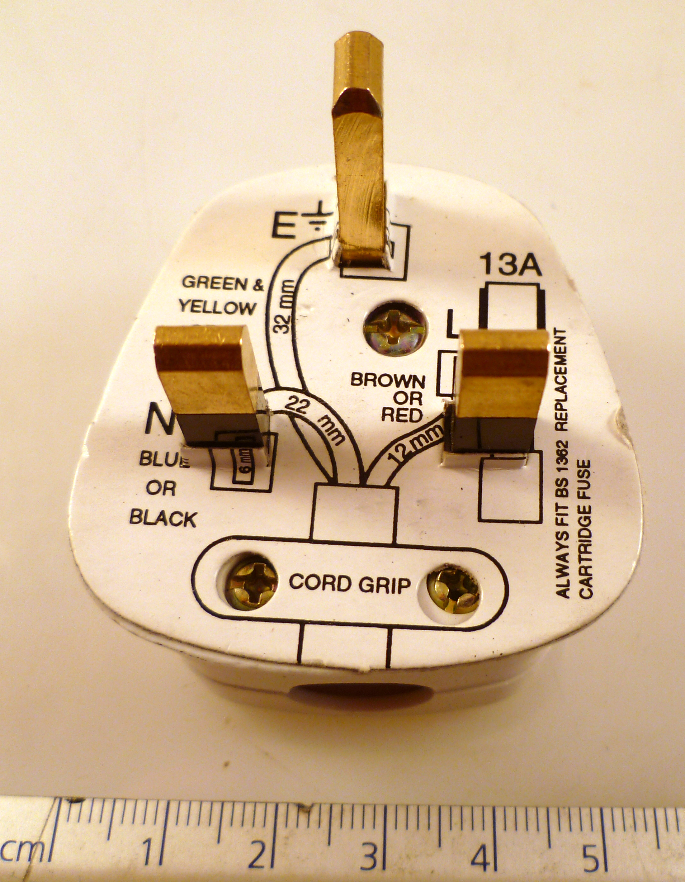 Selectric UK White 3 Pin Plug 250V 13A Fused BS 1363 NSAI OM1048Z ...