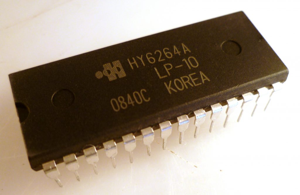 Memoria Statica SRAM Hyundai HY6264A LP-10 – 8K X 8 Bit – CMOS – PDIP28 – Nuova