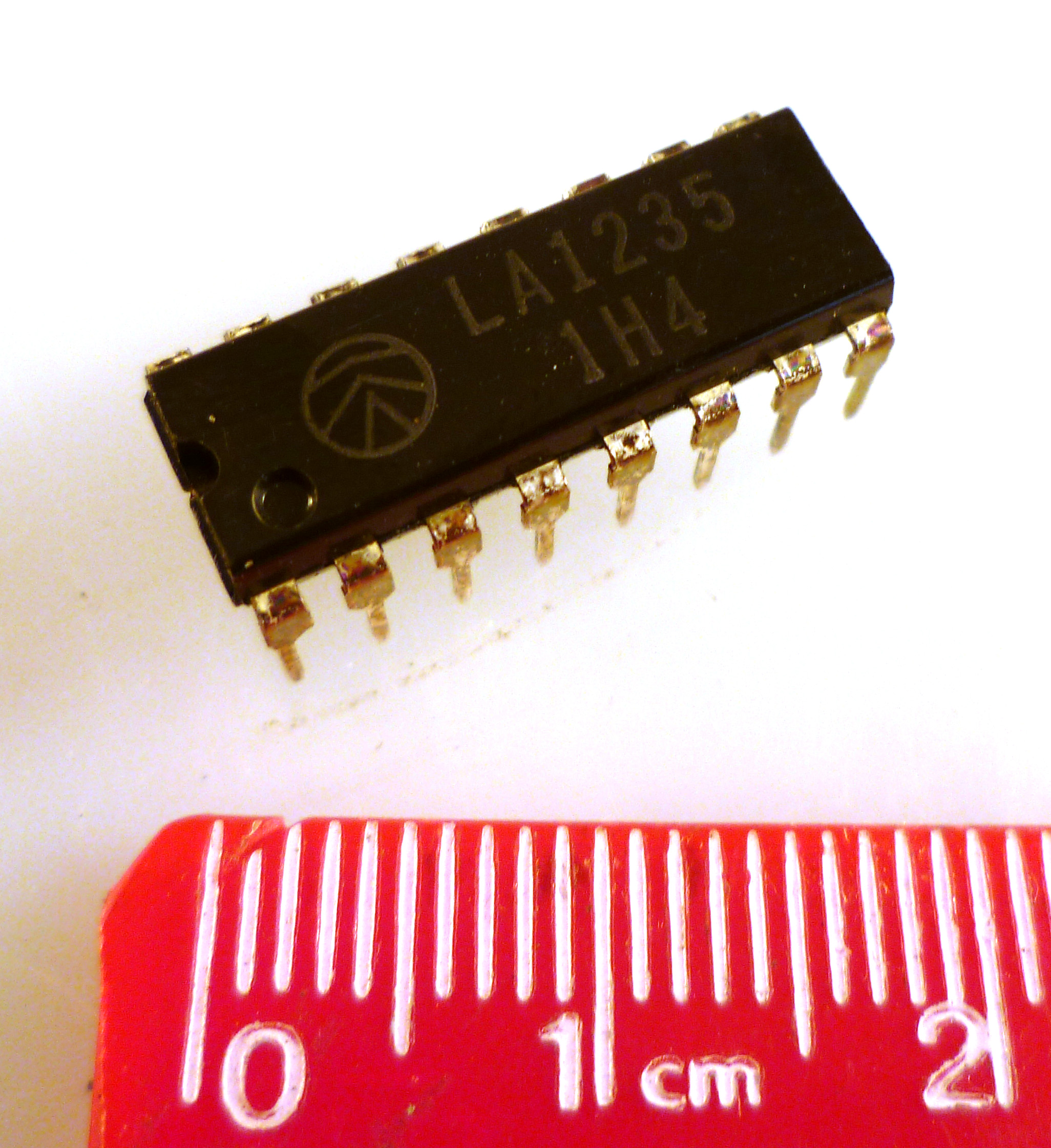 CASE DIP14 MAKE SANYO LB1416 Integrated Circuit 