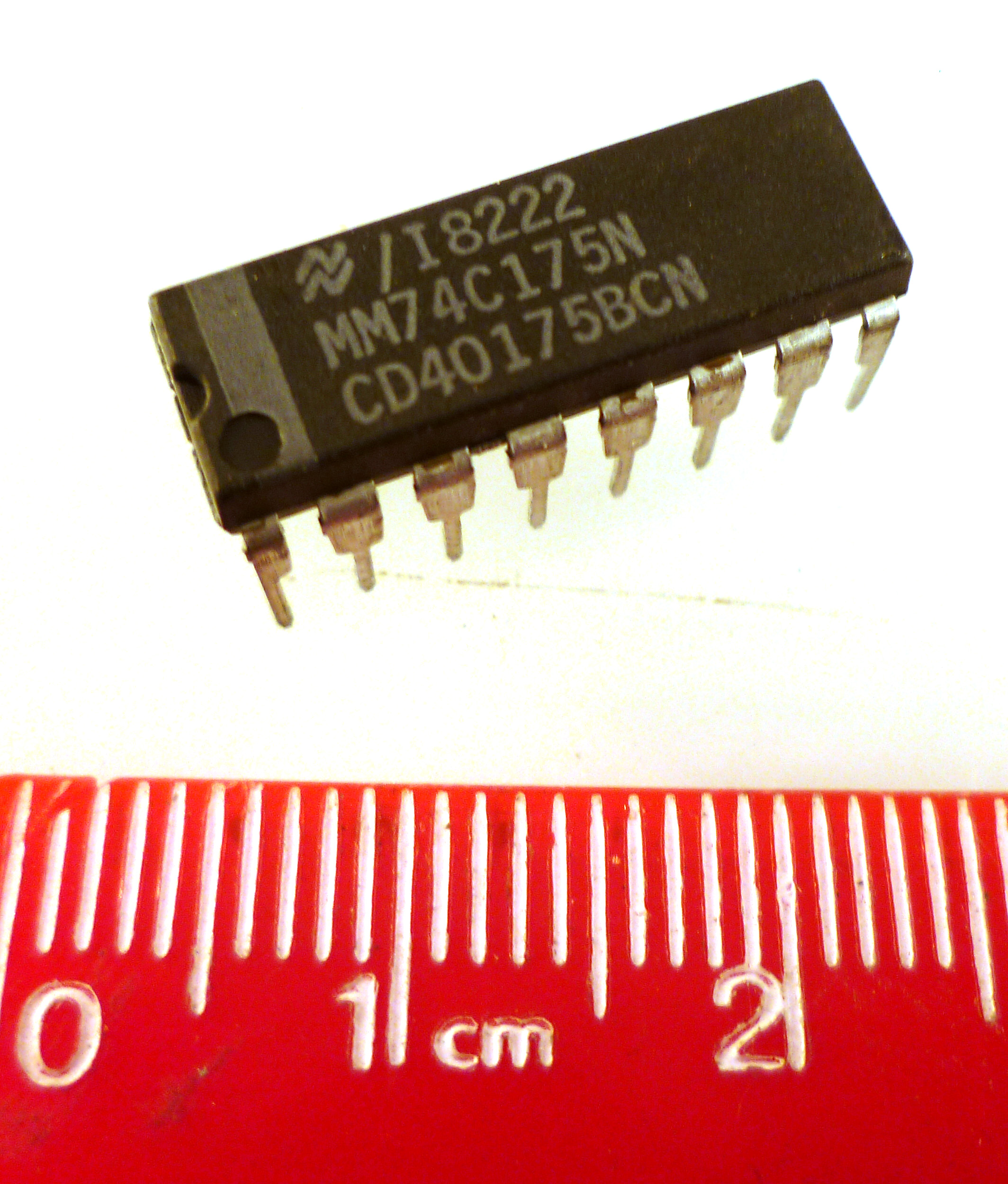 National Semiconductor MM74C175N Quad D-Type Flip-Flop 16 PDIP MBD009H ...