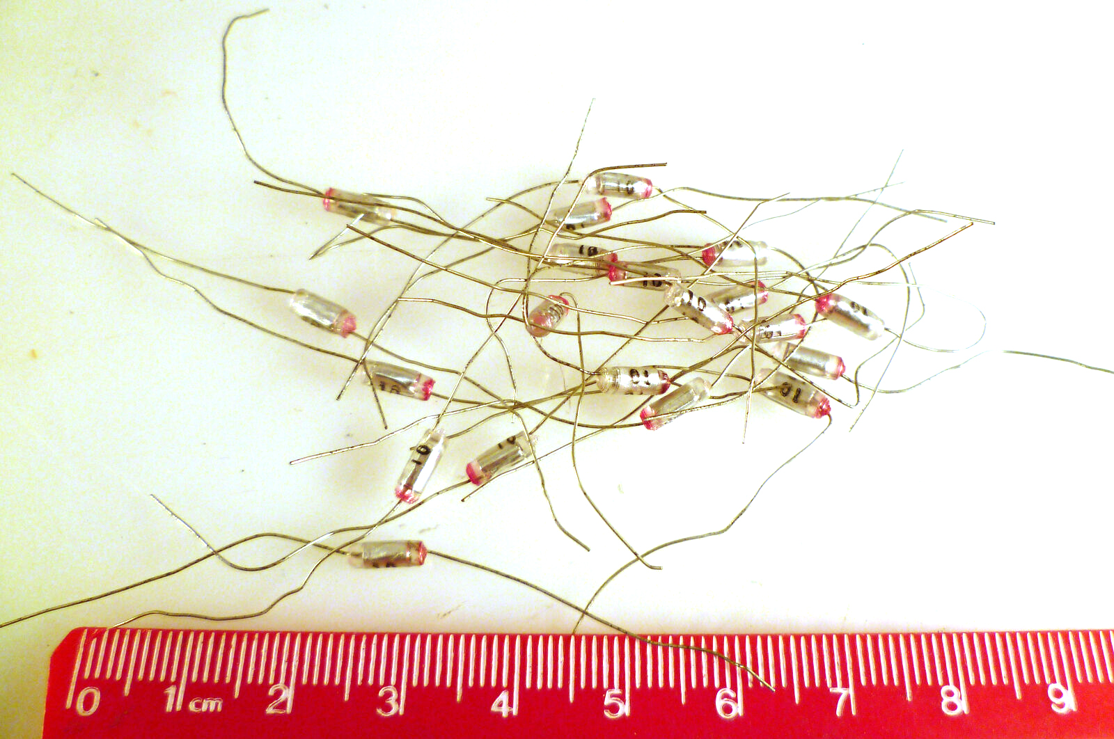 Polystyrene Axial Capacitor 10pF Milspec 20 Pieces MBD009E