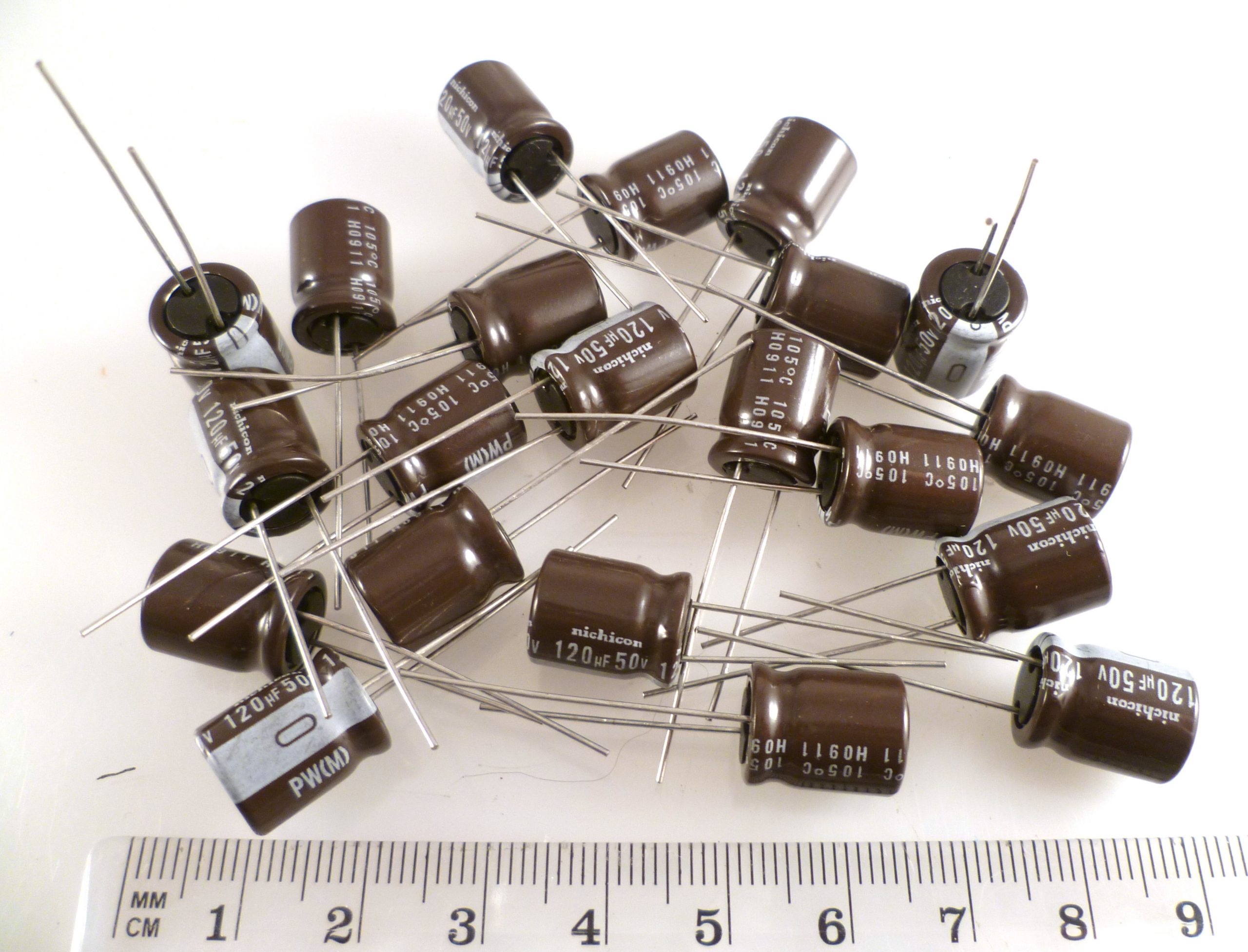 Nichicon PW Electrolytic Capacitors 120uF 50V 105'C 20 Pieces MBE011F