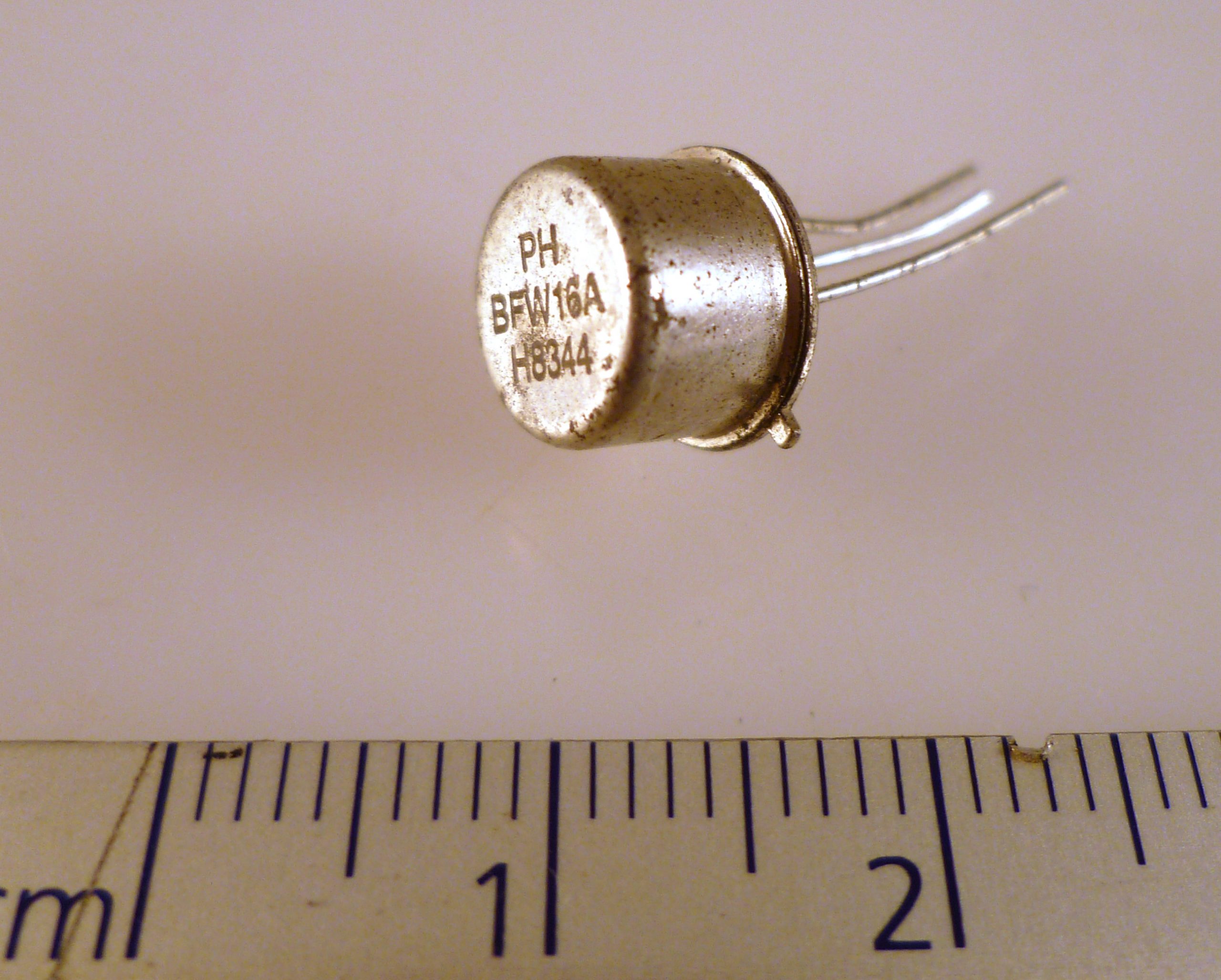 Lot De 2 Transistors PHILIPS BF871 - Neufs D'Ancien Stock (Quelques Traces) - Pour Réparation Vintage