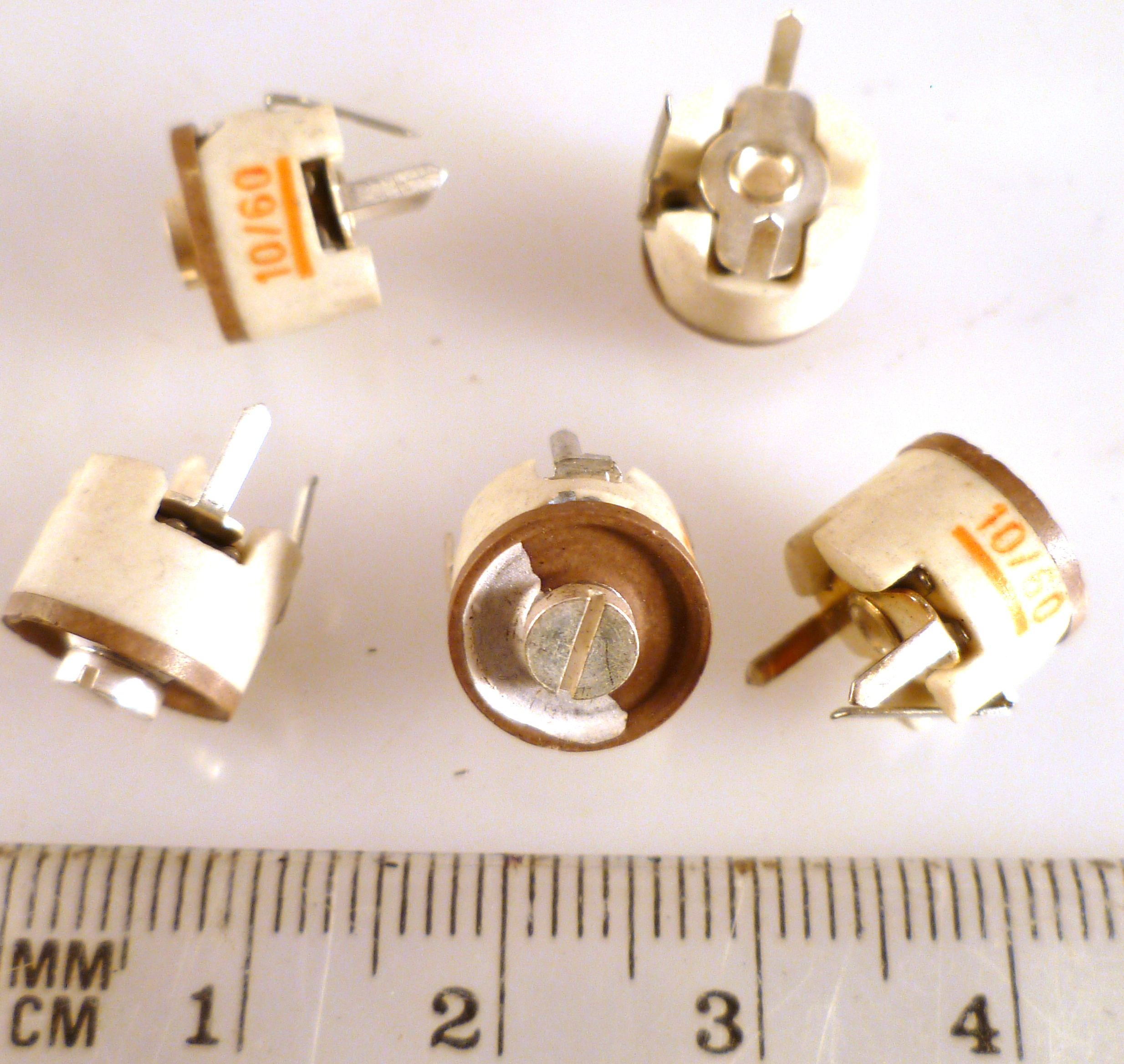 Air Variable / Trimmer Ceramic Capacitor 5-75pF 400V - Silver Plated, USSR Vintage NOS