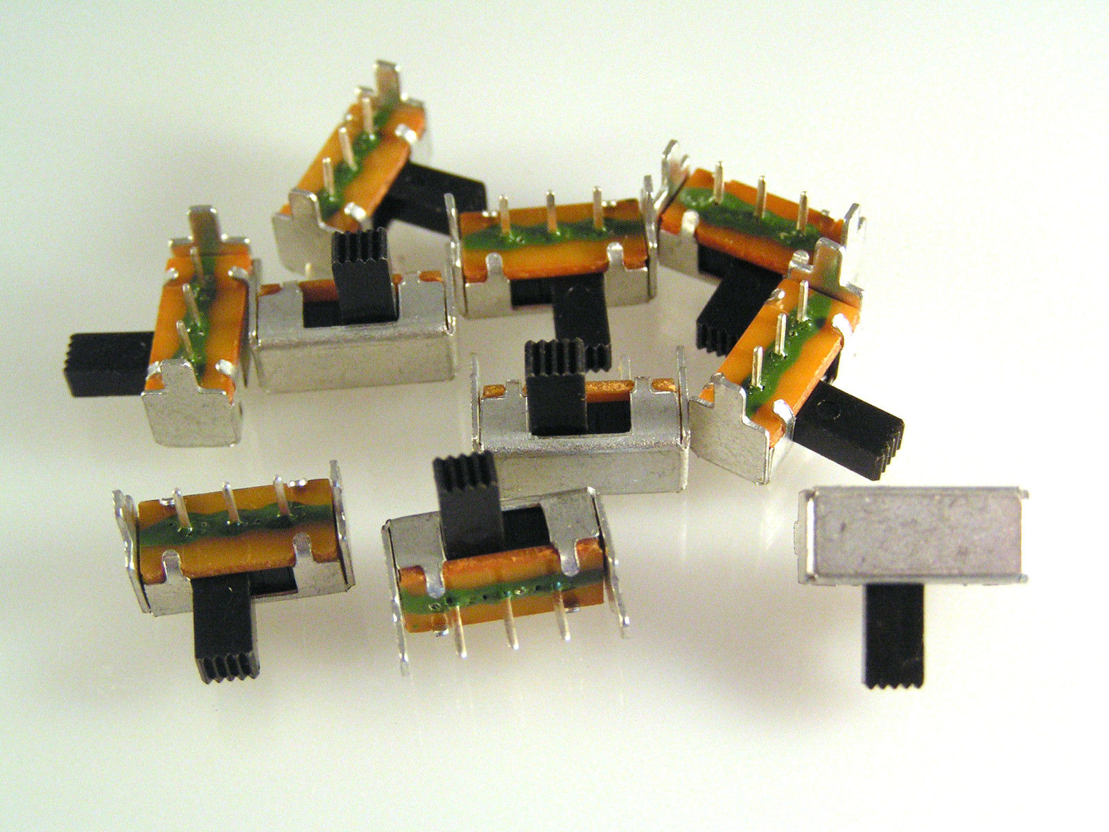 Mini Slide Switch R/Angled PCB Mount SPDT 5 Pieces OM0559A