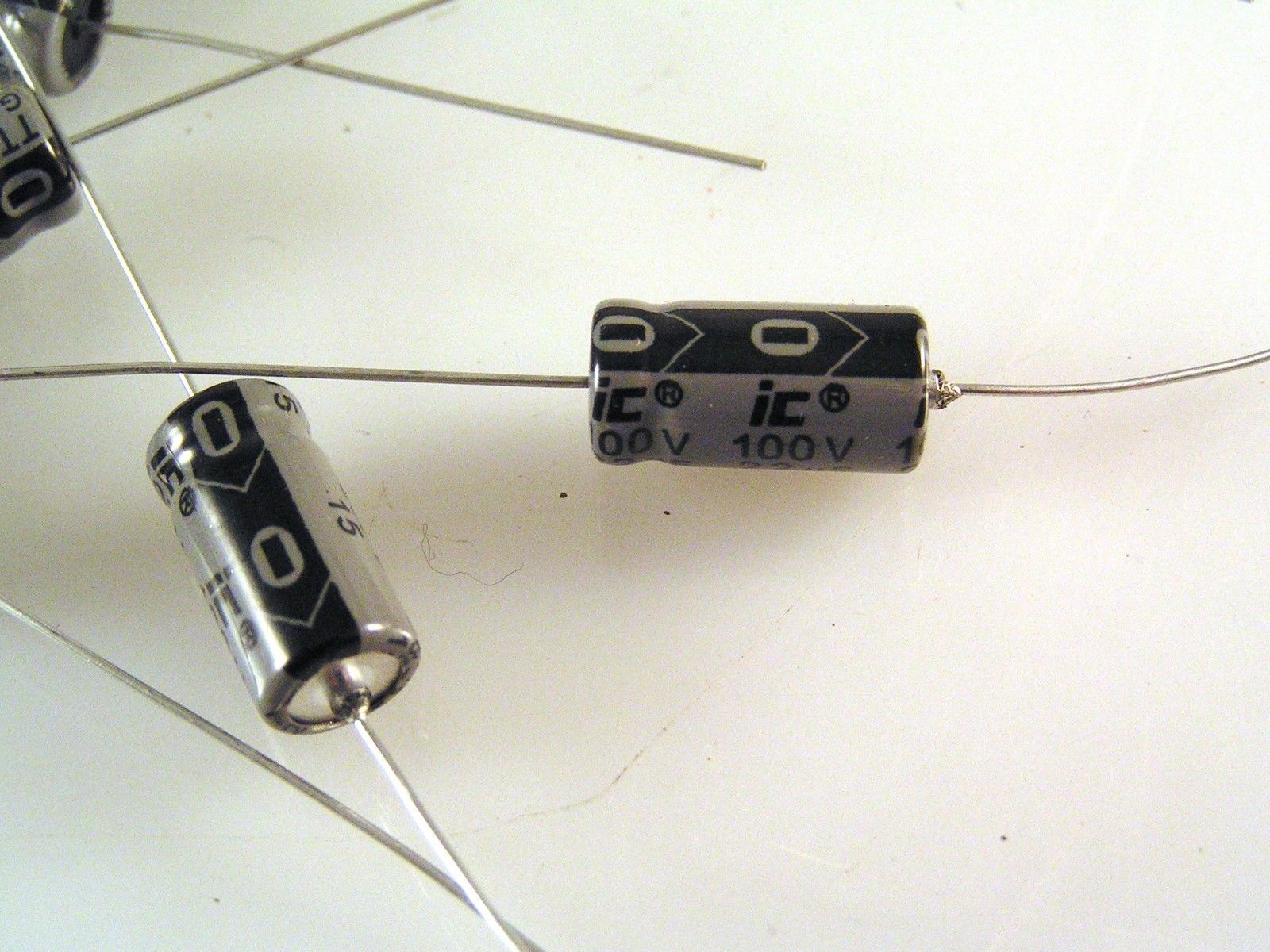 Illinois Capacitor/CDE 226TTA100M Electrolytic 100V 22uF 85'C 10 Pieces ...