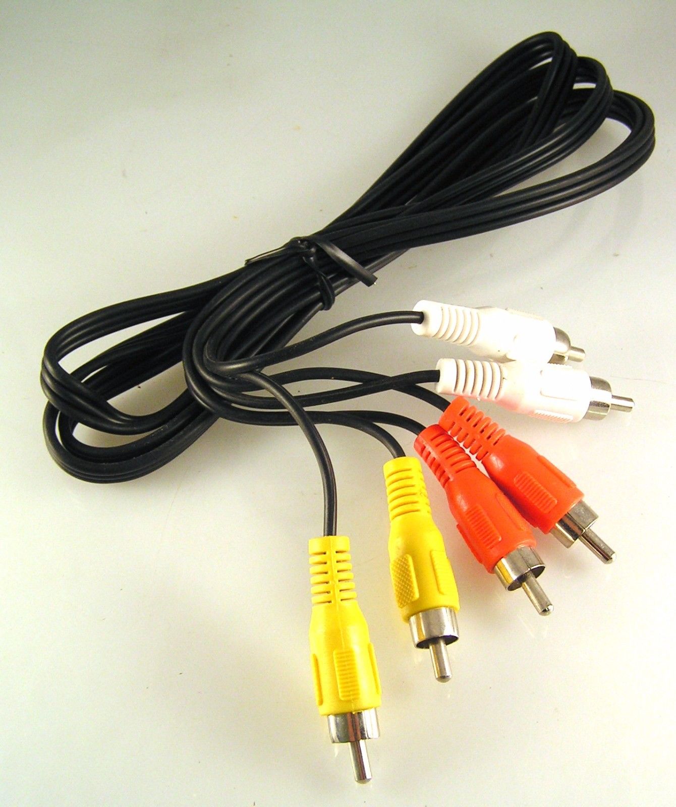 Video and Stereo 3 Phono to 3 Phono Plug Lead Red Yellow White 1.5 Metre OM0290