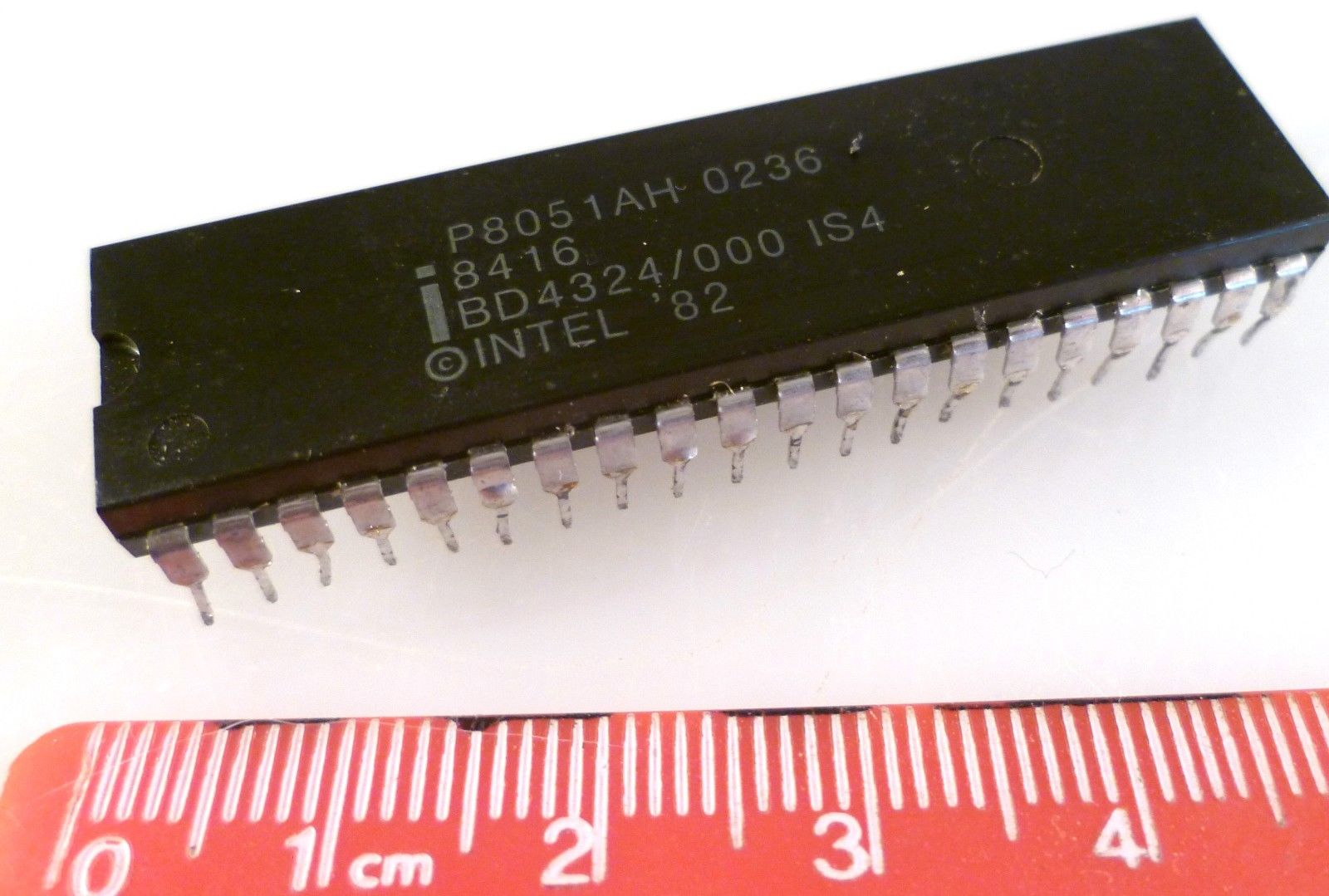 INTEL P8051AH 8 BIT Control Orientated Microcontroller Used OM0035F
