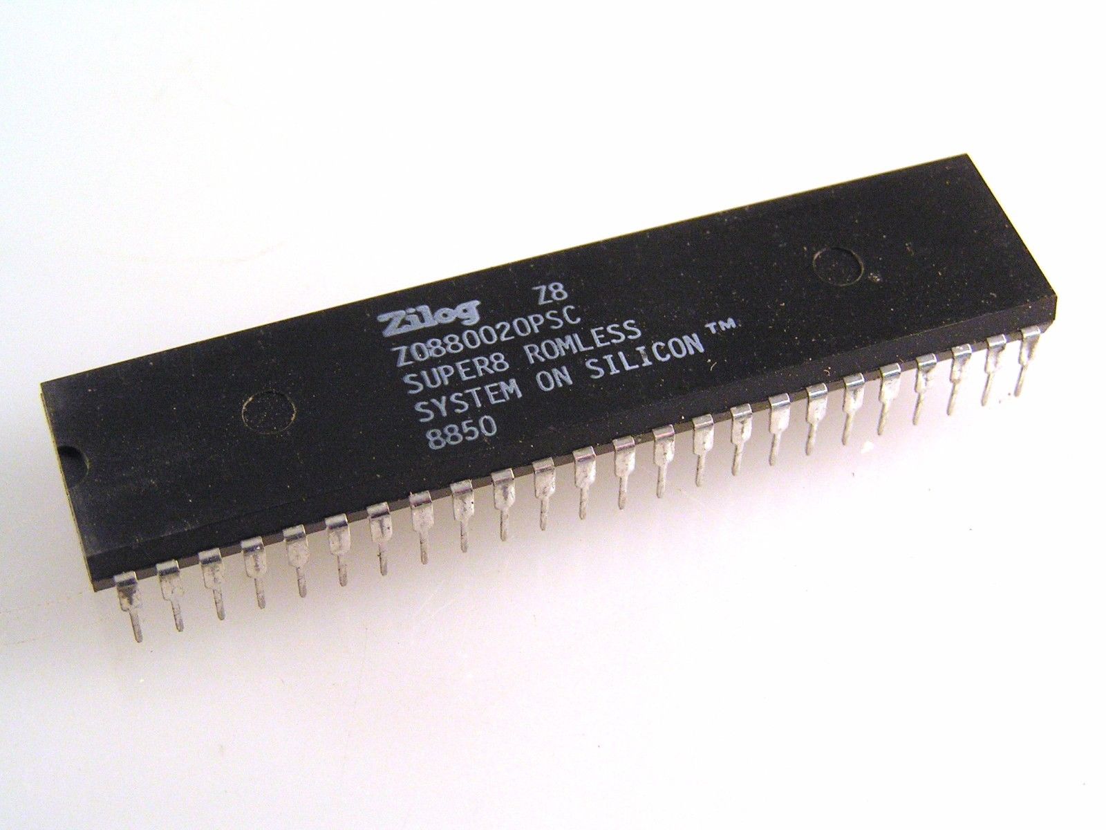 Zilog Z0880020PSC Super8 Romless 8-BIT 20MHz Microcontroller PDIP48 OMB3-31