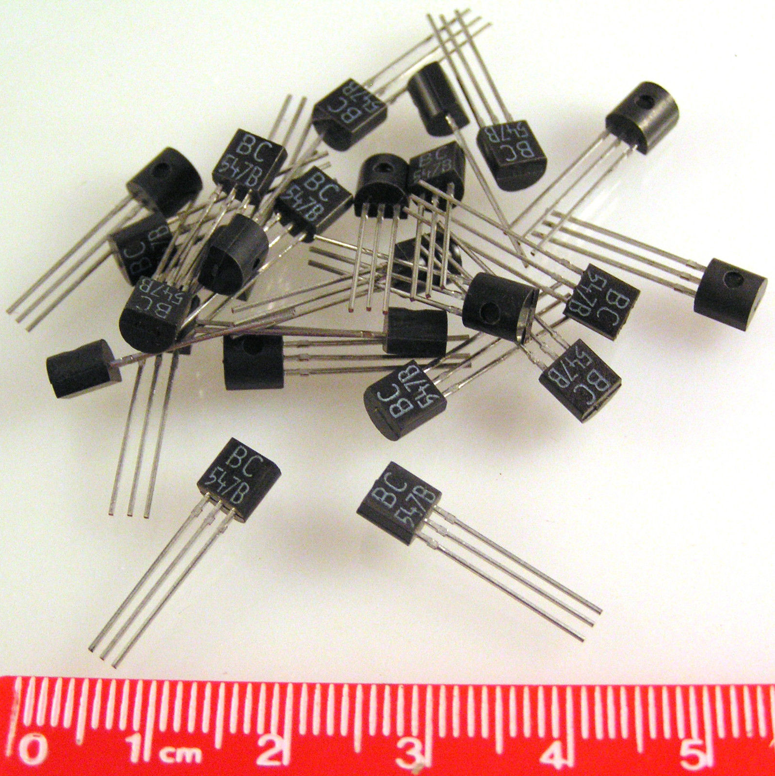 BC547B Transistors BJT NPN 45V 100mA TO92 20 Pieces OMA063B eBay