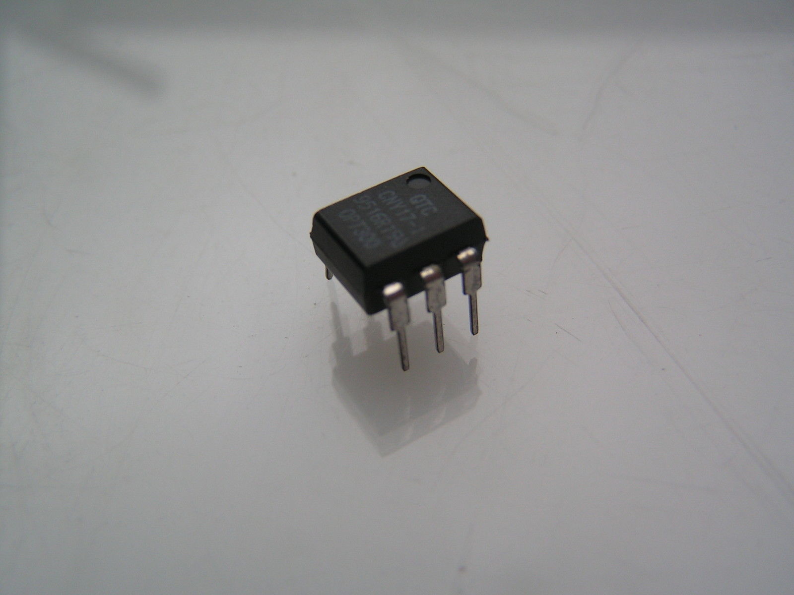 QT CNY171 Optocoupler Phototransistor Output with Base Connection 5 pcs OM0076 Rich Electronics