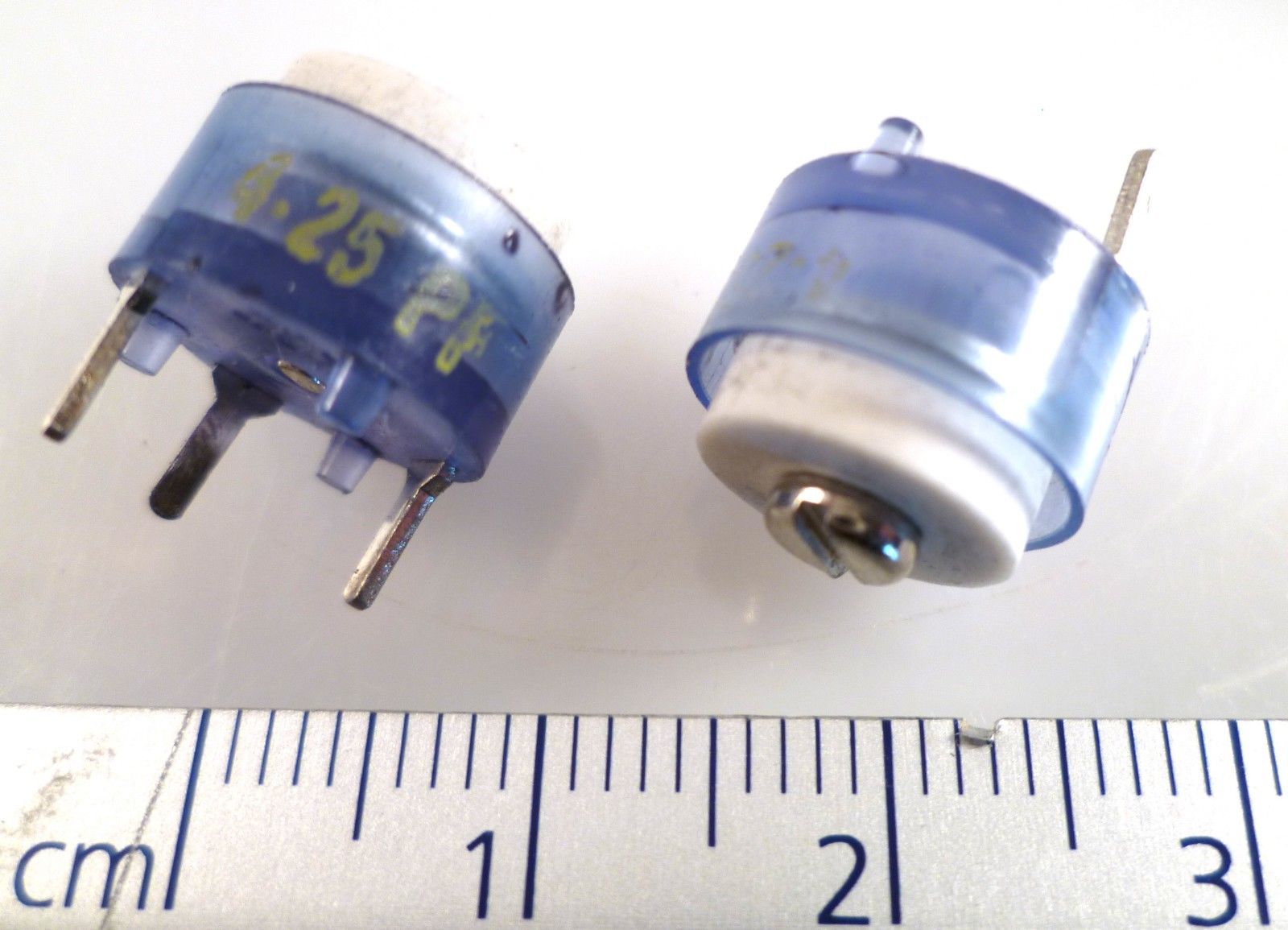 Trimming Variable Capacitor 4pF to 25pF 50V SMD Screw Slot Adjust MBL513 Rich Electronics