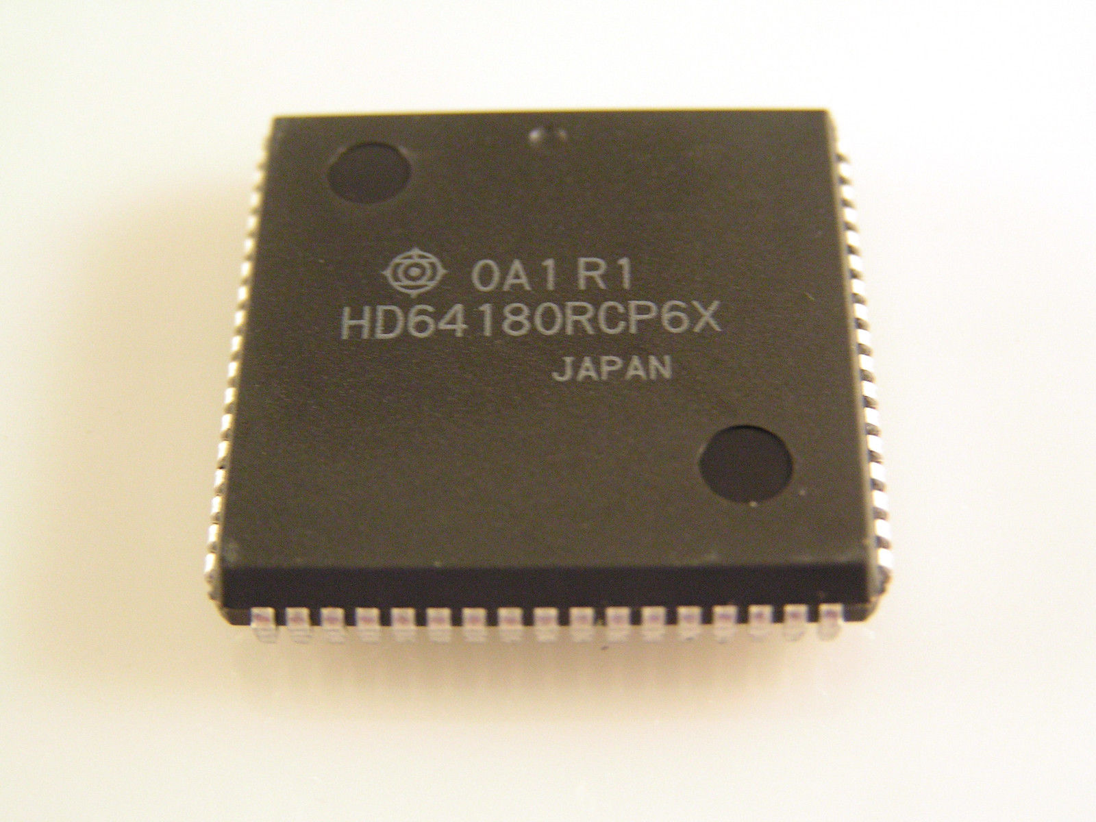 Hitachi HD64180RCP6X Super Z80 Microprocessor PLCC68 OM0097C