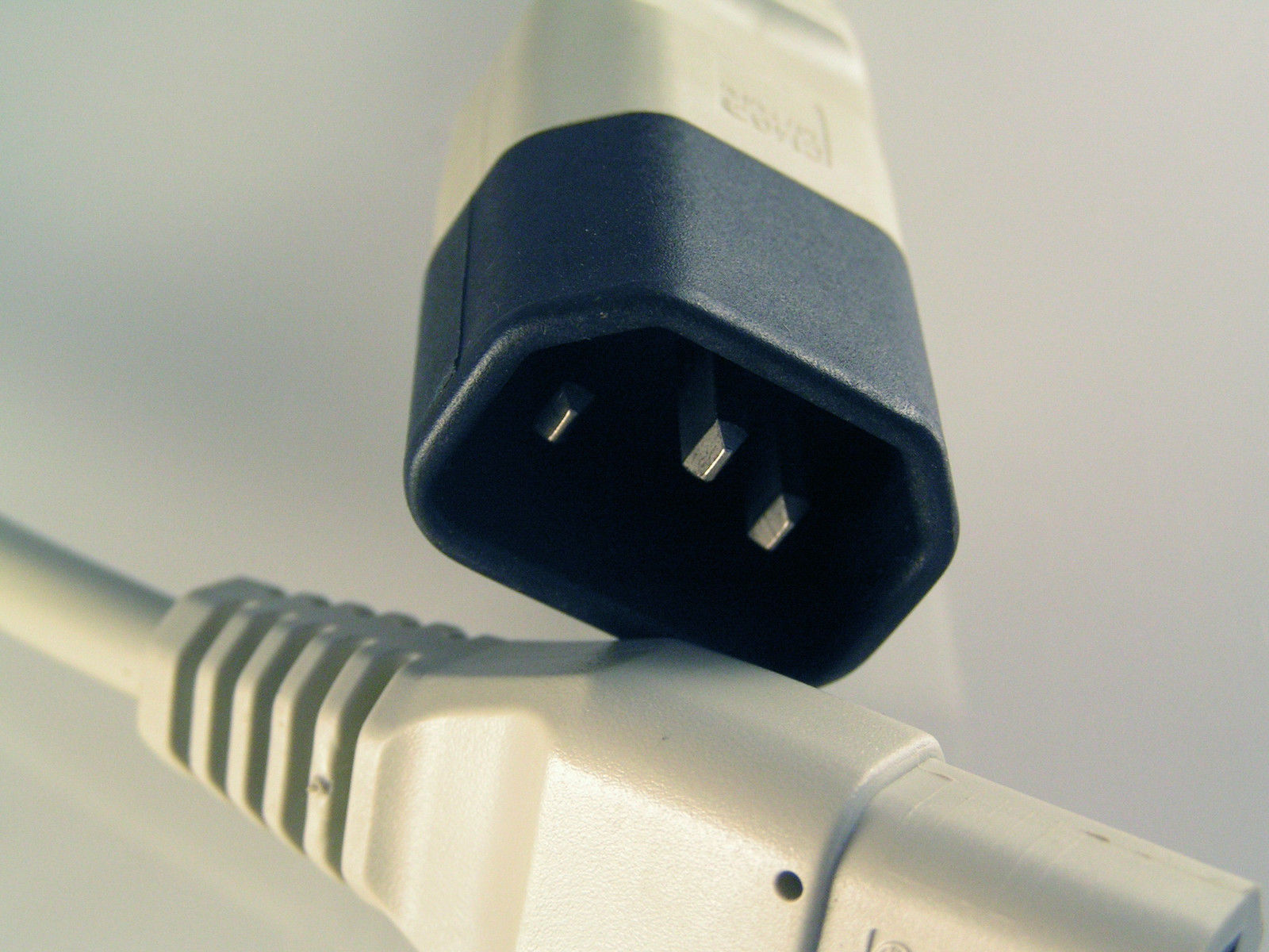 IEC CE222 Kettle Lead Plug Male to Socket Extension 10A 250V Grey 1